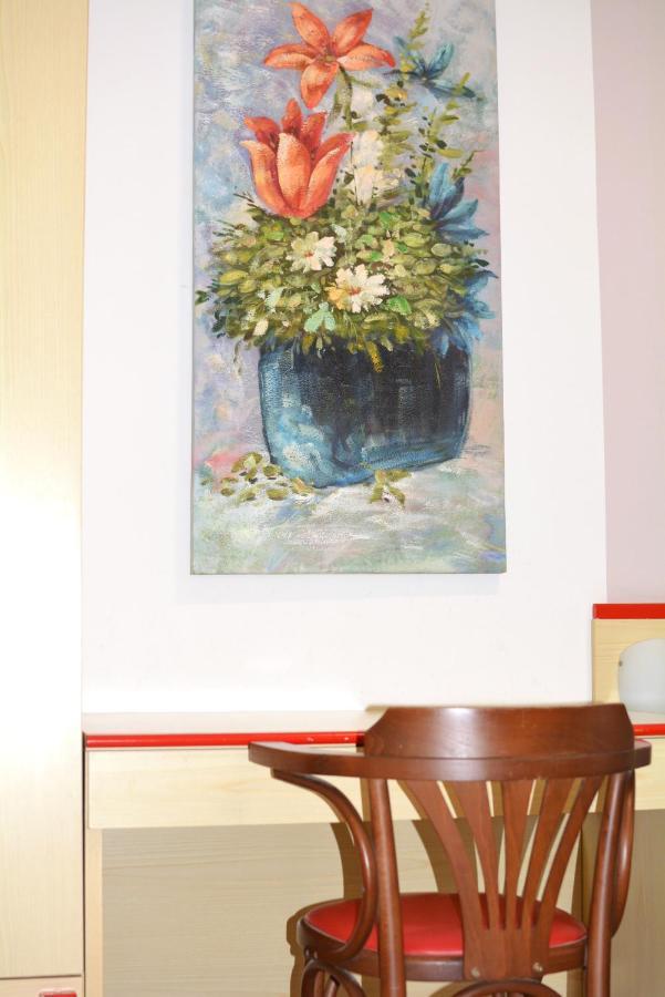 Hotel La Madunina Varazze Εξωτερικό φωτογραφία