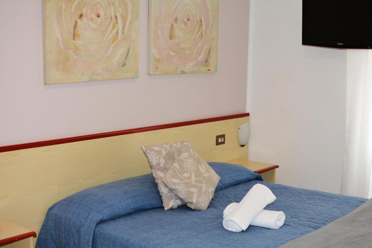Hotel La Madunina Varazze Εξωτερικό φωτογραφία