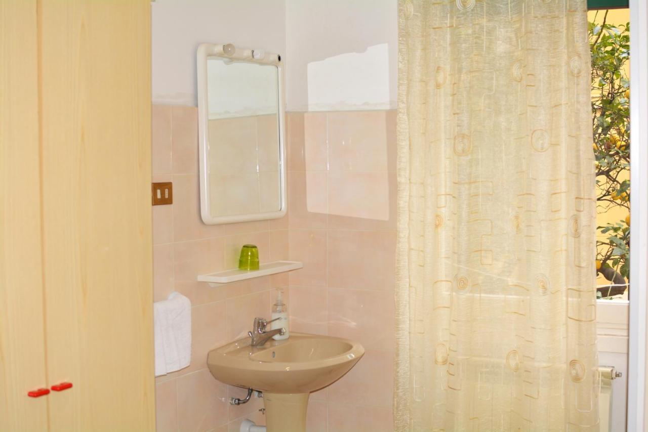 Hotel La Madunina Varazze Εξωτερικό φωτογραφία