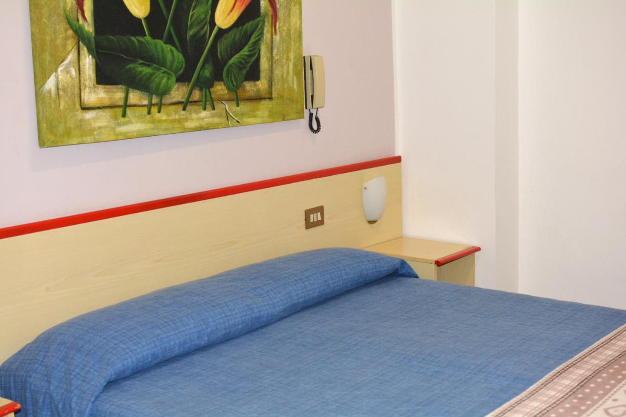 Hotel La Madunina Varazze Εξωτερικό φωτογραφία